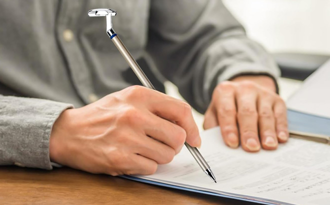 Mini Golf Pen in Use