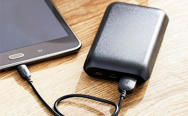 Onn 8 000 mAh Portable Battery
