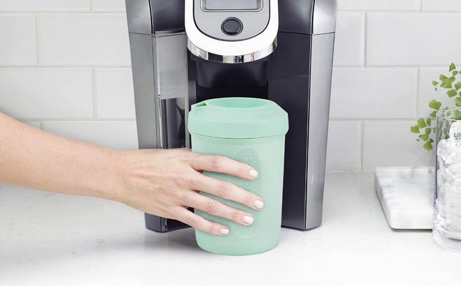 Person Using HyperChiller HC2W Mint Person Using HyperChiller HC2W Mint