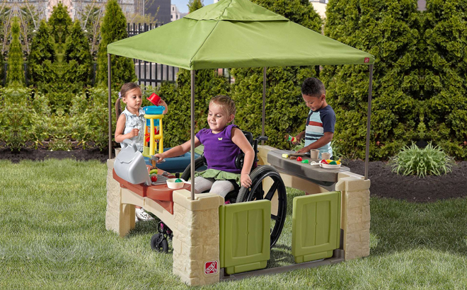 Step2 All Around Playtime Patio Set with Canopy