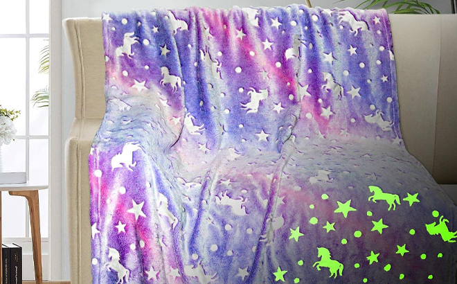 Tehalk Kids Unicorns Glow in The Dark Blanket on a Sofa Tehalk Kids Unicorns Glow in The Dark Blanket on a Sofa