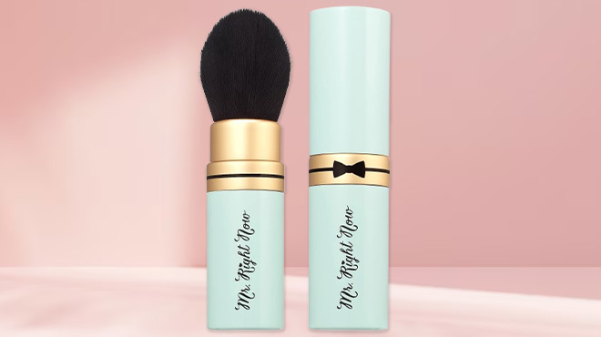 Too Faced Mr Right Now Perfectly Portable Powder Brush Too Faced Mr Right Now Perfectly Portable Powder Brush