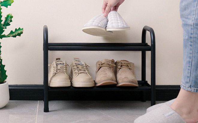Gonfoam 2 Tier Expandable Shoe Rack in Black Color