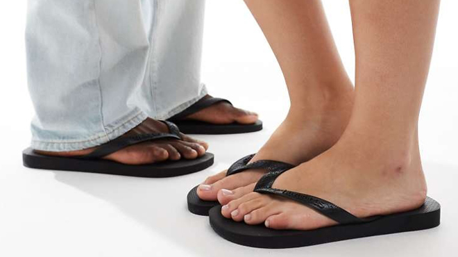 Havaianas Flip Flops in Black Color
