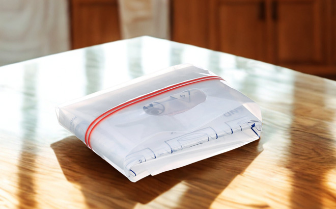 Hefty Extra Large Carry Bag on a Table Hefty Extra Large Carry Bag on a Table