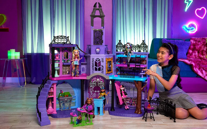 Monster High Haunted High School Doll House with 35 Pieces of Furniture and Accessories