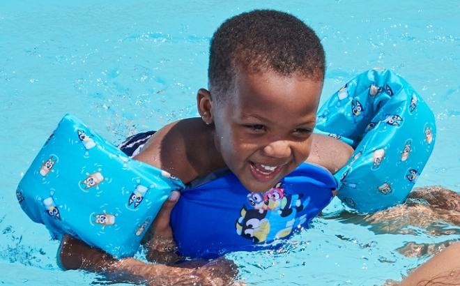 Swimways Bluey Swim Trainer Life Jacket Swimways Bluey Swim Trainer Life Jacket