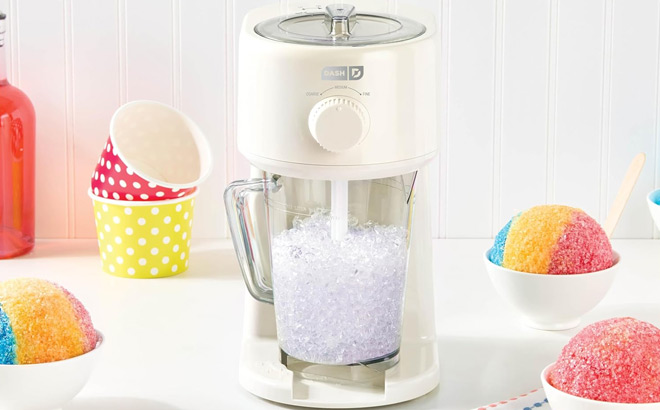 Dash Deluxe Shaved Ice and Slushy Maker