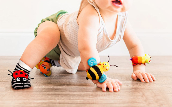 Infinno Baby Wrist Rattle Socks and Foot Finder Set