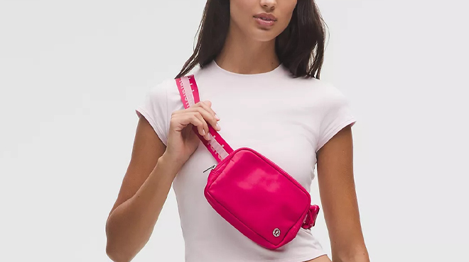 Lululemon Everywhere Belt Bag 1L Wordmark Lululemon Everywhere Belt Bag 1L Wordmark