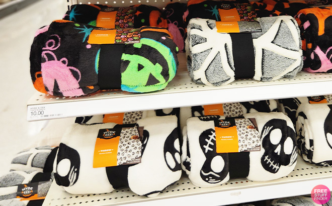 Hyde EEK Boutique Skulls Plush Throw in Black and White and Pumpkins Style