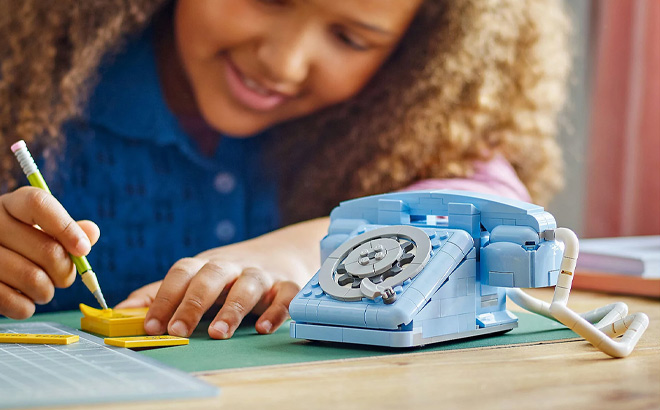 LEGO Creator 3 in 1 Retro Telephone