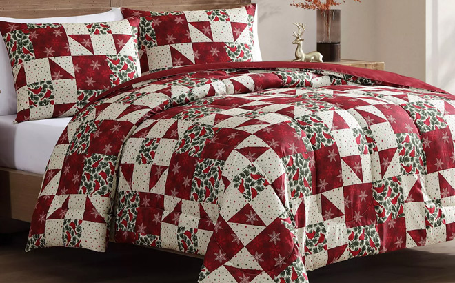 Hallmart Cardinal Patchwork 3 Piece Comforter Set