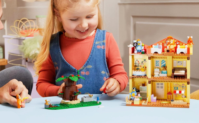 LEGO Bluey Blueys Family House Building Set