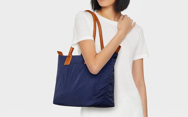 Universal Thread Foundational Tote Handbag Universal Thread Foundational Tote Handbag