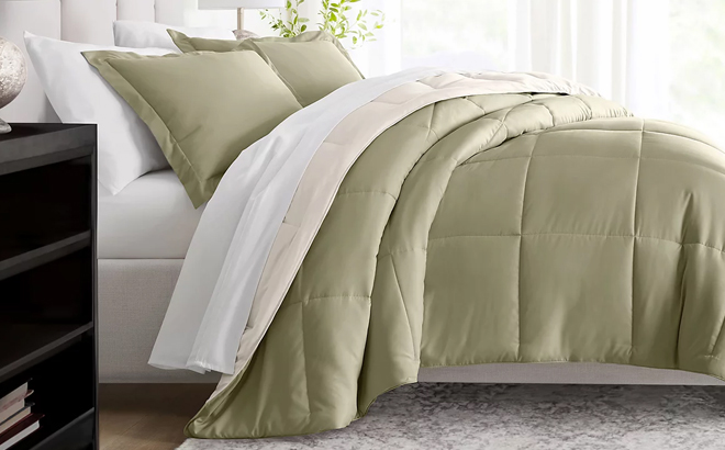ienjoy Home All Season Lightweight Down Alternative Reversible Twin Comforter Set
