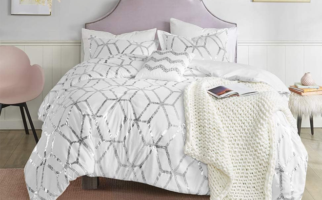 4 Piece Comforter Set 4 Piece Comforter Set