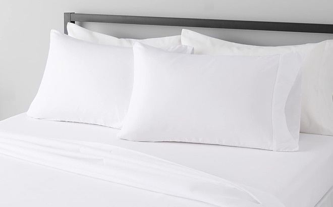 Amazon Basics Lightweight Wrinkle Free 4 Piece Bed Sheet Set