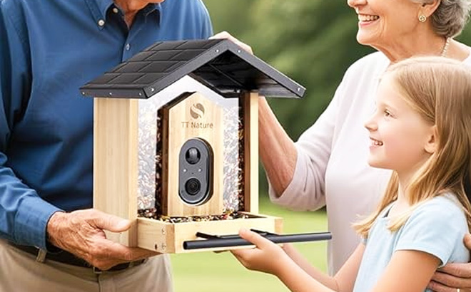 Bird Feeder with Camera Bird Feeder with Camera