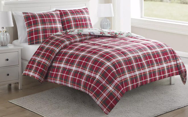 Enchante Wreath With Bow Reversible 3 Piece Comforter Set