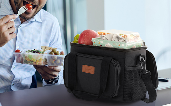 Lifewit Medium Lunch Bag on the Table