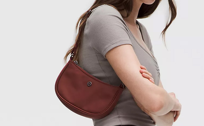 Lululemon City Essentials Mini Shoulder Bag 1L Lululemon City Essentials Mini Shoulder Bag 1L