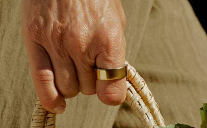 Oura Ring 4 in Gold Color