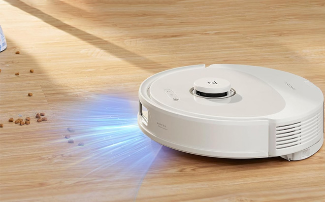 Roborock Q8 Max Robot Vacuum and Mop Cleaner Roborock Q8 Max Robot Vacuum and Mop Cleaner