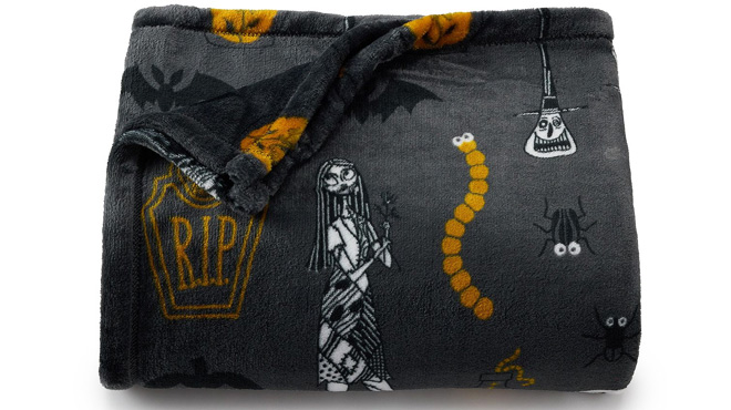 The Big One Disneys Halloween Oversized Throw Blanket