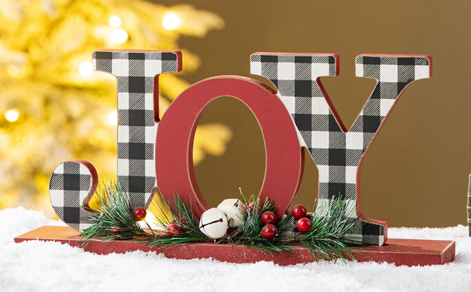 The Holiday Aisle Menges Christmas Joy Plaid Table Decor