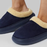 32 Degrees Womens Sherpa Lined Faux Suede Slippers in Navy