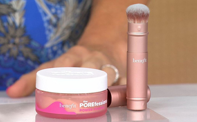 Benefit Cosmetics Mini Power Powder and Brush Set Benefit Cosmetics Mini Power Powder and Brush Set