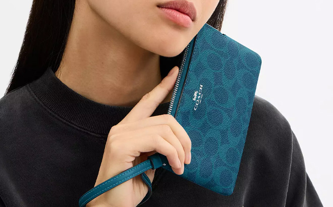 Coach Outlet Corner Zip Wristlet In Signature Canvas Coach Outlet Corner Zip Wristlet In Signature Canvas