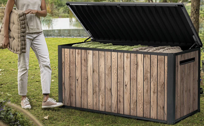 Keter 170 Gal Resin Deck Box Signature Collection