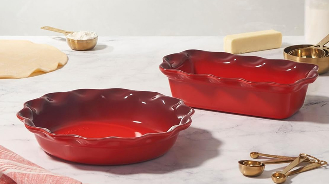 Le Creuset Pie and Loaf Set