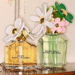 Marc Jacobs Mini Daisy Duo Perfume Gift Set on a Table