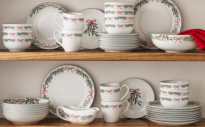 Members Mark 53pc Porcelain Holiday Entertainer Set
