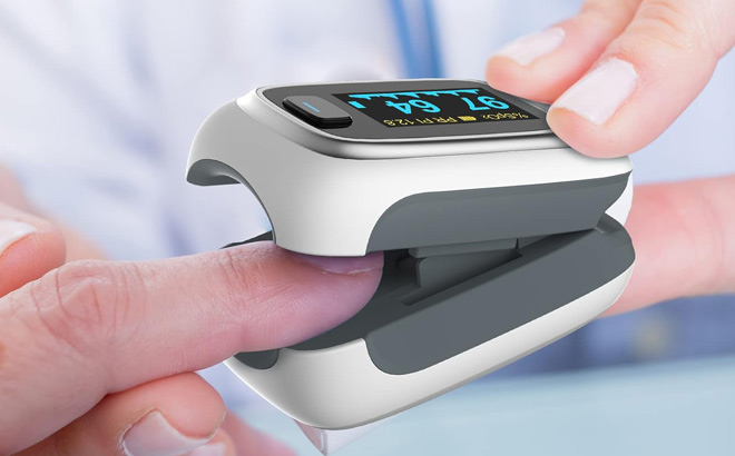 People Using Vibeat Fingertip Pulse Oximeter