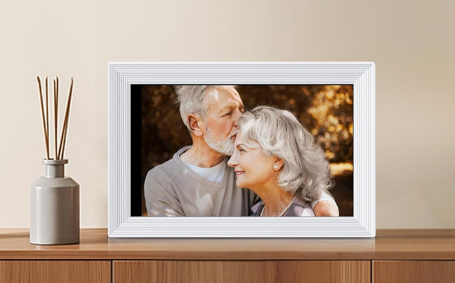 Digital Picture Frame on the Desk