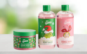 Grinch Bath Set on a Table