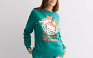 Hello Kitty Friends Juniors Long Sleeve Holiday Fleece Pullover