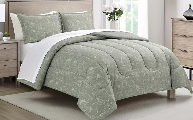 Julia Floral 3 Piece Comforter Set