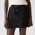 Levis Pleated Mini Skirt in Black Color