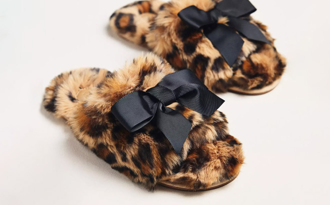 Maeve Faux Fur Open Toe Bow Slippers in Leopard Style