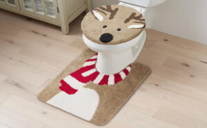 St Nicholas Square Reindeer Lid Contour Bath Rug Set