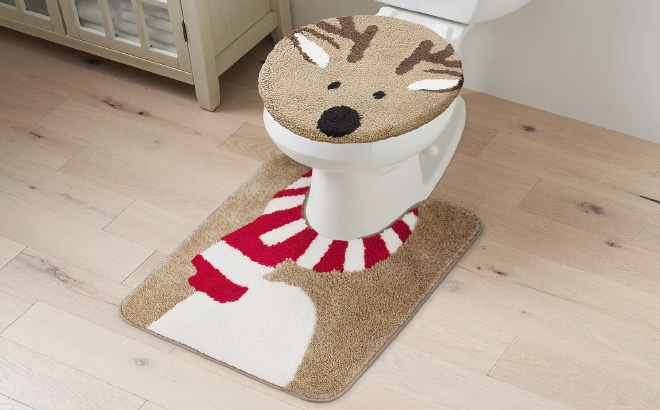 St Nicholas Square Reindeer Lid Contour Bath Rug Set