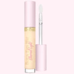 Too Faced Born This Way Ethereal Light Illuminating Smoothing Concealer