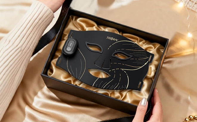 XSSNVV Red Light Therapy Mask in a Box