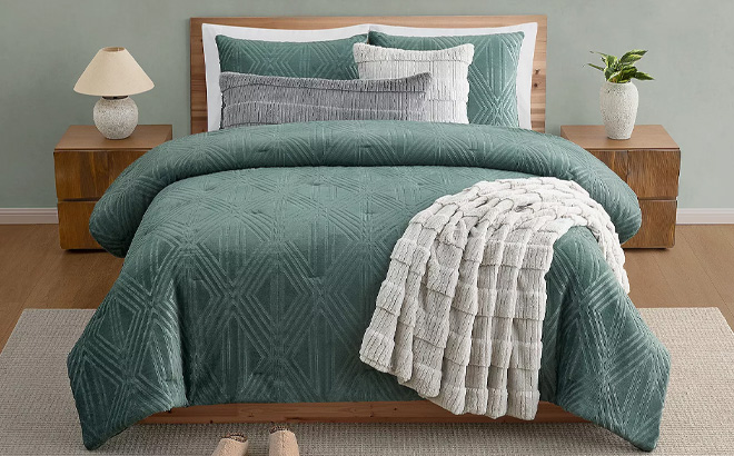 Bearpaw Carson Embossed Comforter Set with Shams Bearpaw Carson Embossed Comforter Set with Shams