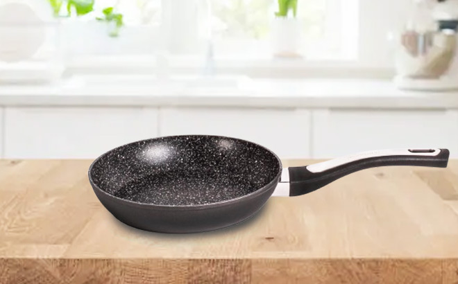 BergHOFF Essentials Cast Aluminum Frying Pan BergHOFF Essentials Cast Aluminum Frying Pan